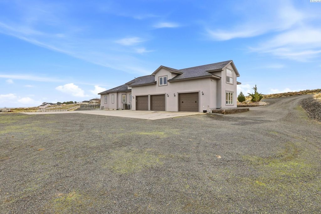 Photo of 108133 E 217 Pr Se Pr, Kennewick, WA 99338 (MLS # 289598)