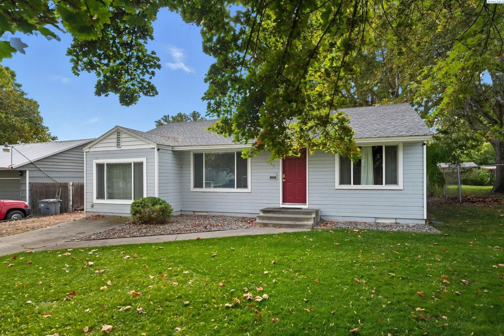 Photo of 2205 W 1st Ave, Kennewick, WA 99336 (MLS # 288235)