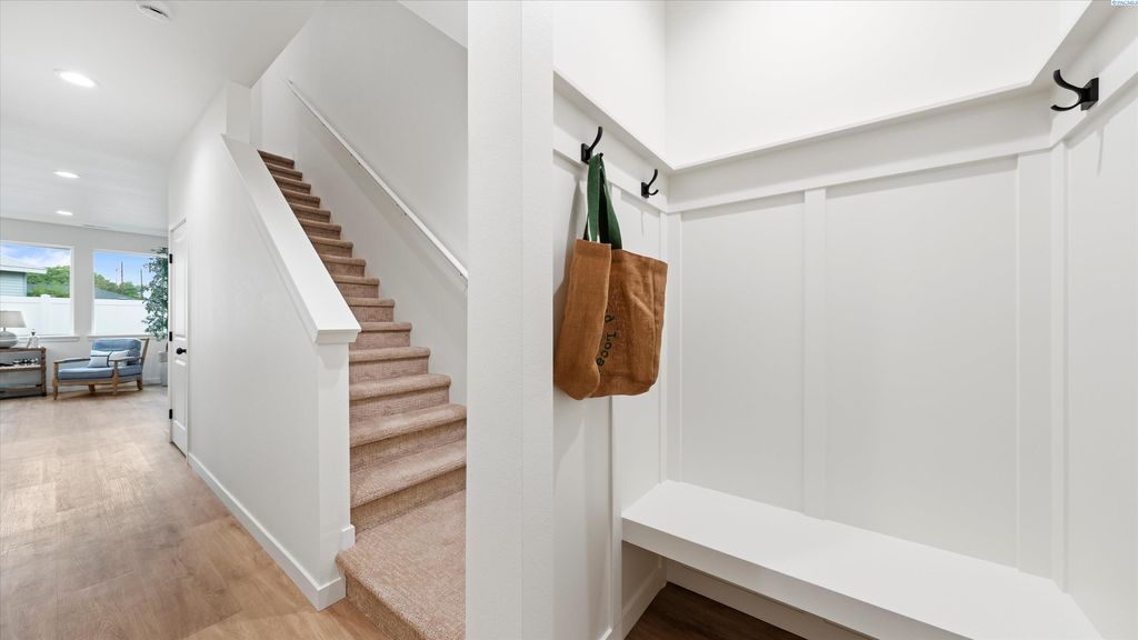 Photo of 3569 W 6th Place, Kennewick, WA 99336 (MLS # 289048)