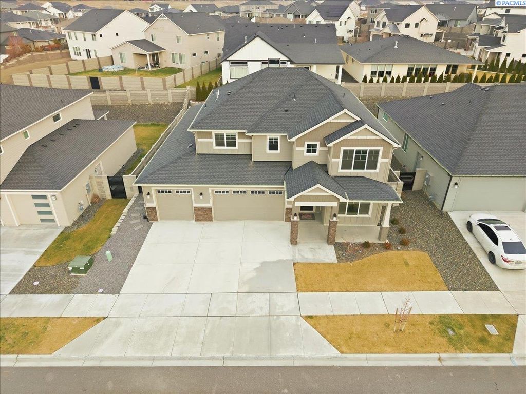 Photo of 2560 Rinas Rd, Richland, WA 99352 (MLS # 292205)