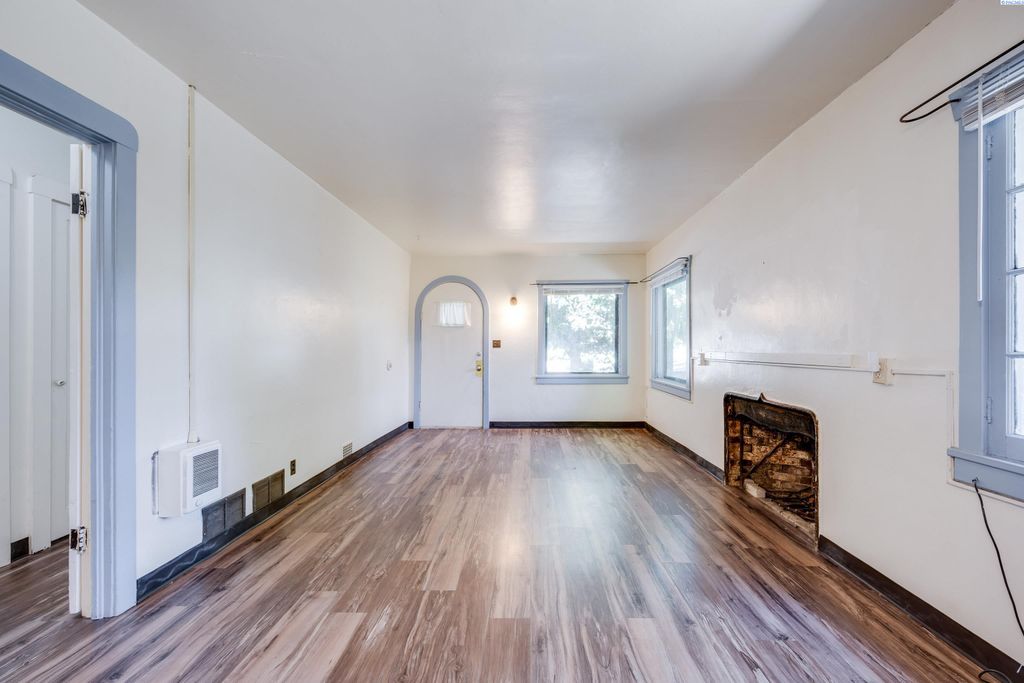 Photo of 320 SE Spring St, Pullman, WA 99163 (MLS # 290246)