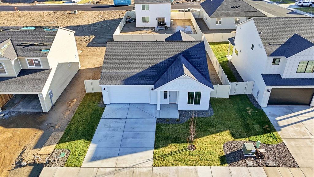 Photo of 1202 18th Street, Benton City, WA 99320 (MLS # 290014)