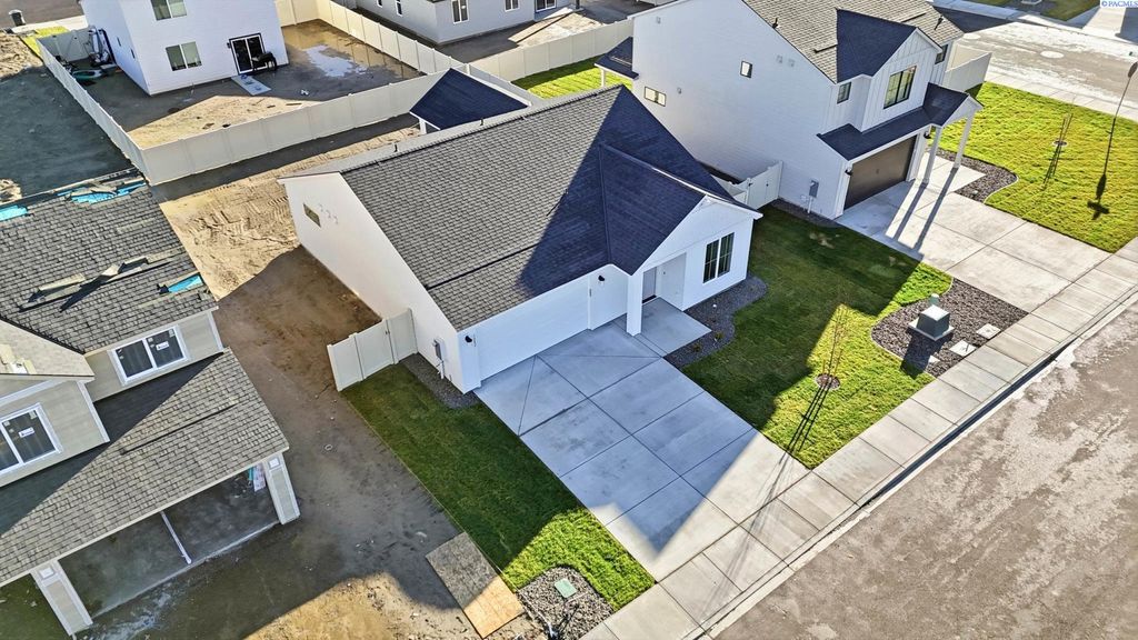 Photo of 1202 18th Street, Benton City, WA 99320 (MLS # 290014)