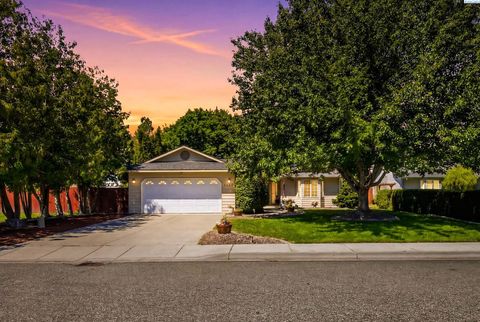 Photo of 2503 Rose Street, West Richland, WA 99353 (MLS # 294519)