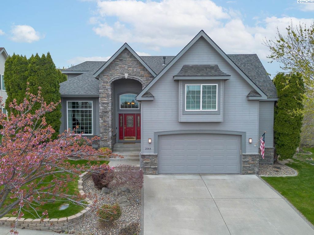 Photo of 2064 Newhaven Loop, Richland, WA 99352 (MLS # 291774)