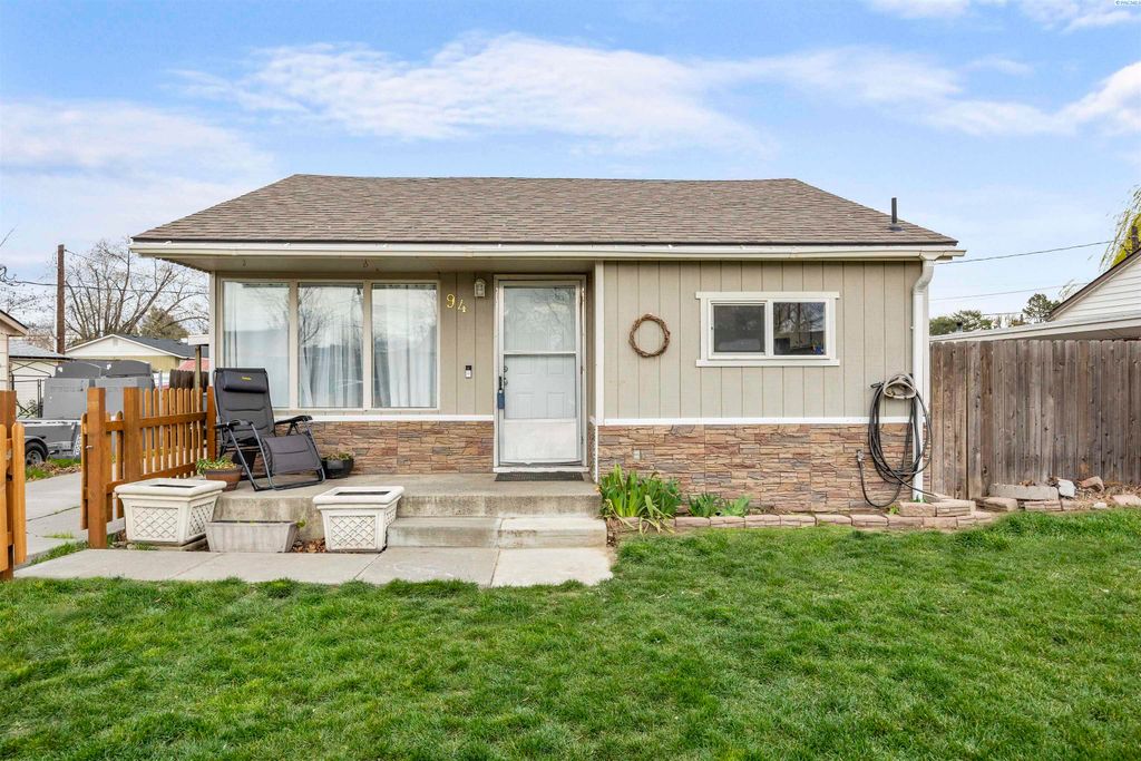 Photo of 94 Craighill Ave, Richland, WA 99352 (MLS # 291411)