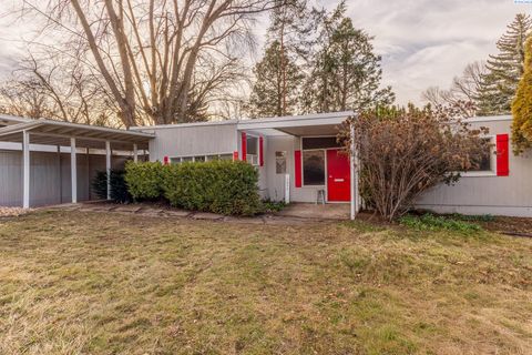 Photo of 1055 Duncan Lane, Pullman, WA 99163 (MLS # 291526)