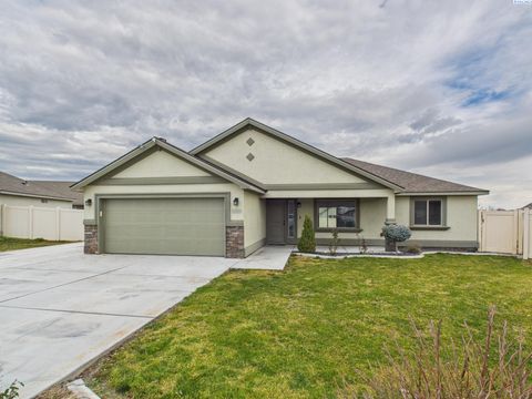 Photo of 1538 W 33 Ct, Kennewick, WA 99337 (MLS # 289779)
