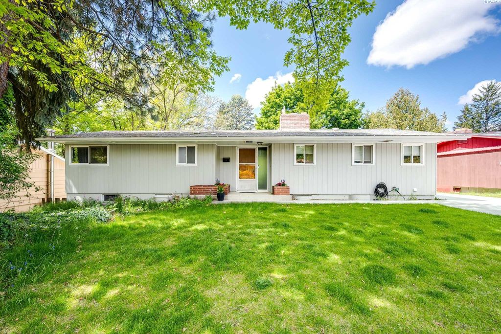 Photo of 1315 NW Haven Circle, Pullman, WA 99163 (MLS # 284290)