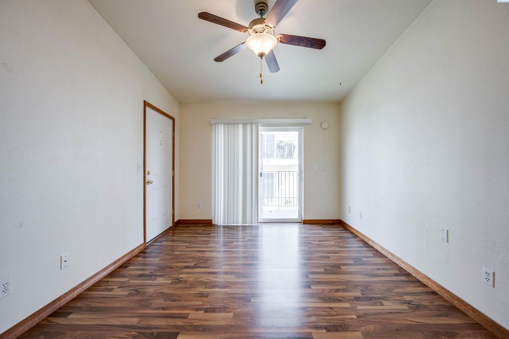 Photo of 1645 NE Merman Drive #A 304, Pullman, WA 99163 (MLS # 287251)