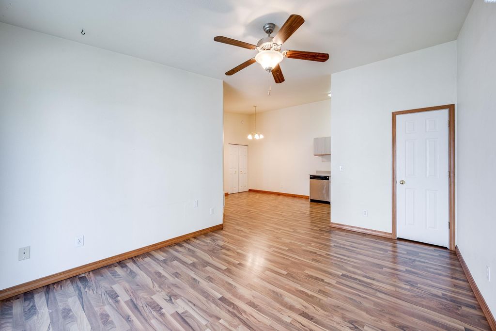 Photo of 1645 NE Merman Drive #A 304, Pullman, WA 99163 (MLS # 287251)