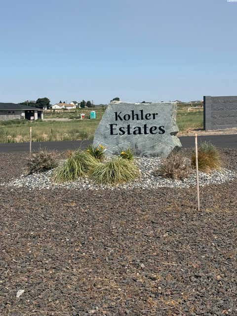 Photo of 8301 Axil Lane, Pasco, WA 99301 (MLS # 295166)