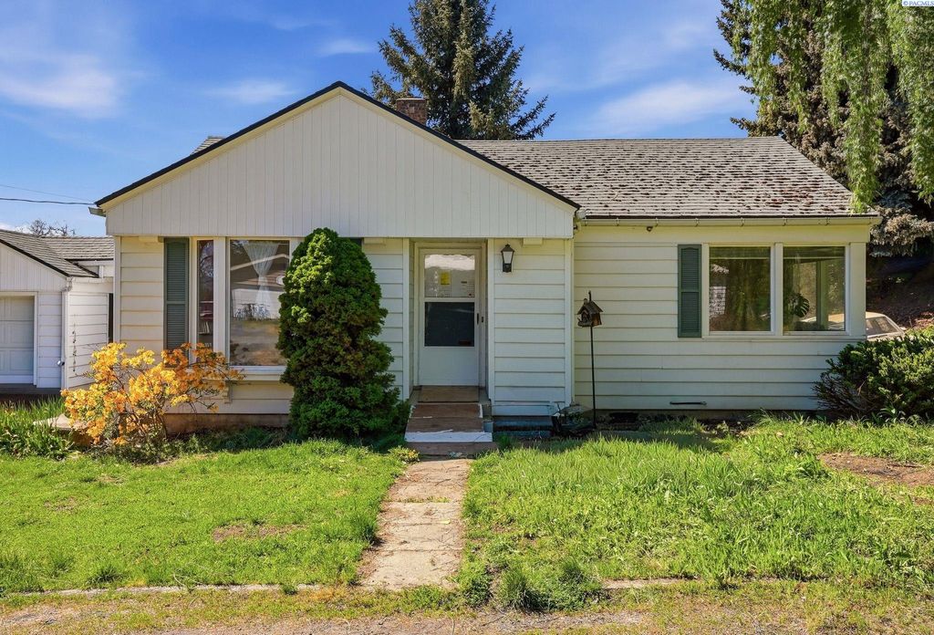 Photo of 905 W Union St, Garfield, WA 99130 (MLS # 292944)