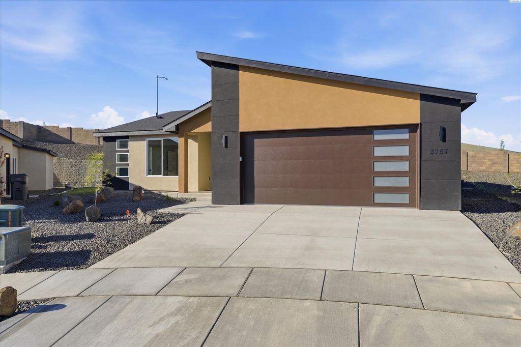 Photo of 3757 Nuthatch St, Richland, WA 99352 (MLS # 291924)