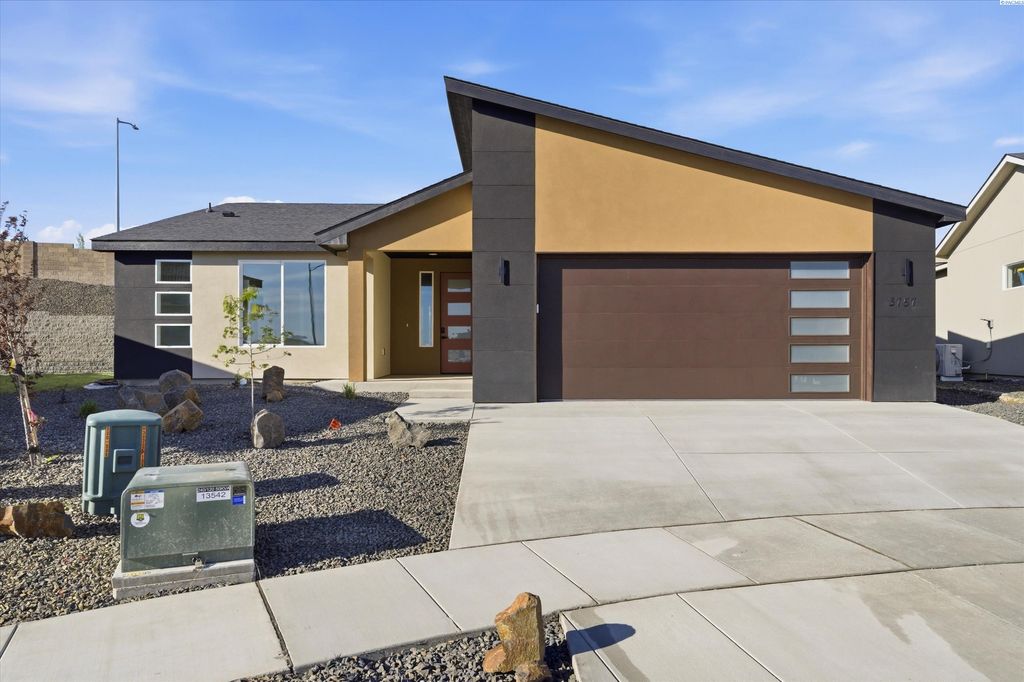 Photo of 3757 Nuthatch St, Richland, WA 99352 (MLS # 291924)