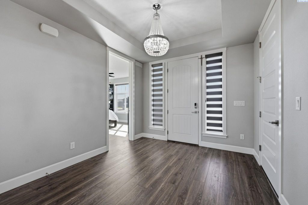 Photo of 89050 E Calico Road, Kennewick, WA 99338 (MLS # 290812)