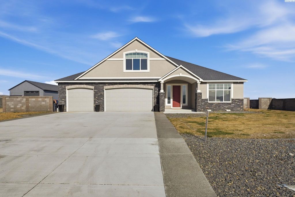 Photo of 89050 E Calico Road, Kennewick, WA 99338 (MLS # 290812)