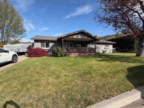 Photo of 1336 Scenic Dr, Prosser, WA 99350 (MLS # 292350)