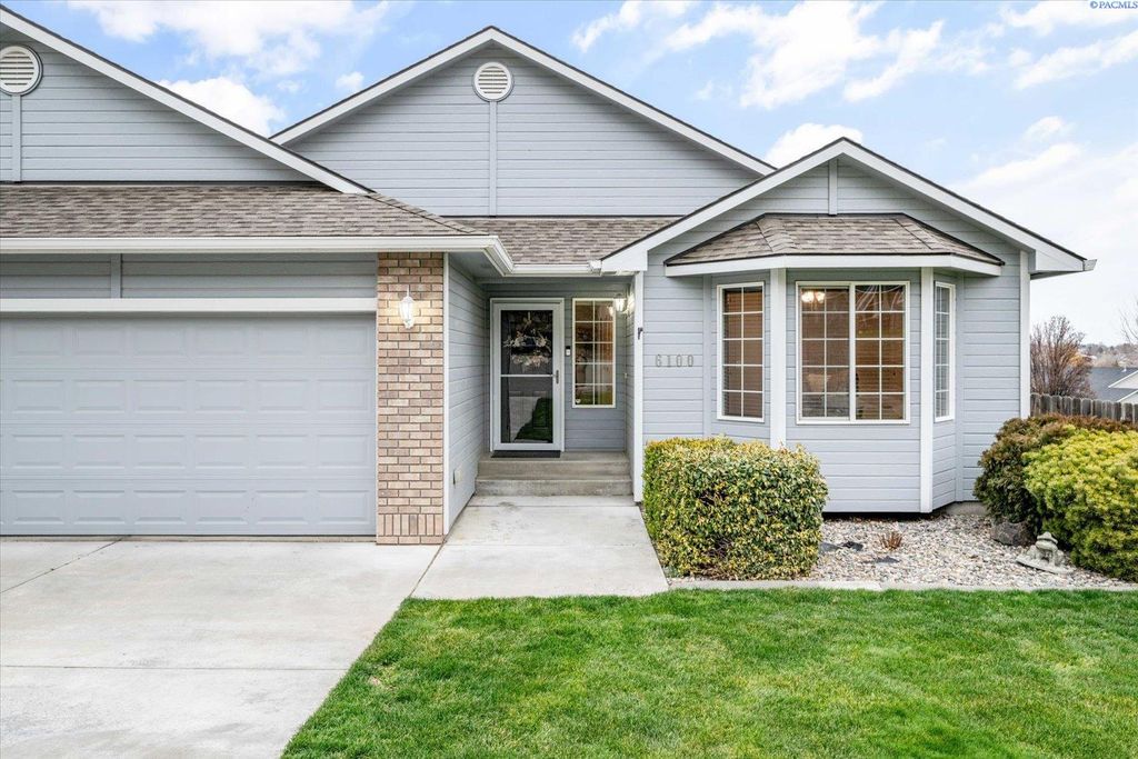 Photo of 6100 Balsam Ct, West Richland, WA 99353 (MLS # 290011)