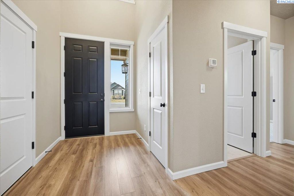 Photo of 3919 Charleston Ln, Pasco, WA 99301 (MLS # 291192)