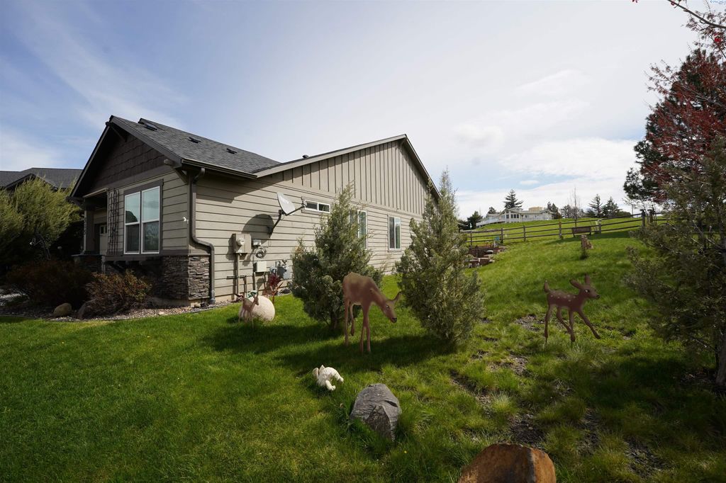 Photo of 515 NW Aspen Ct, Pullman, WA 99163 (MLS # 292956)