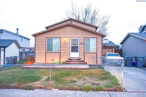 Photo of 218 E 8th Pl, Kennewick, WA 99336 (MLS # 290046)