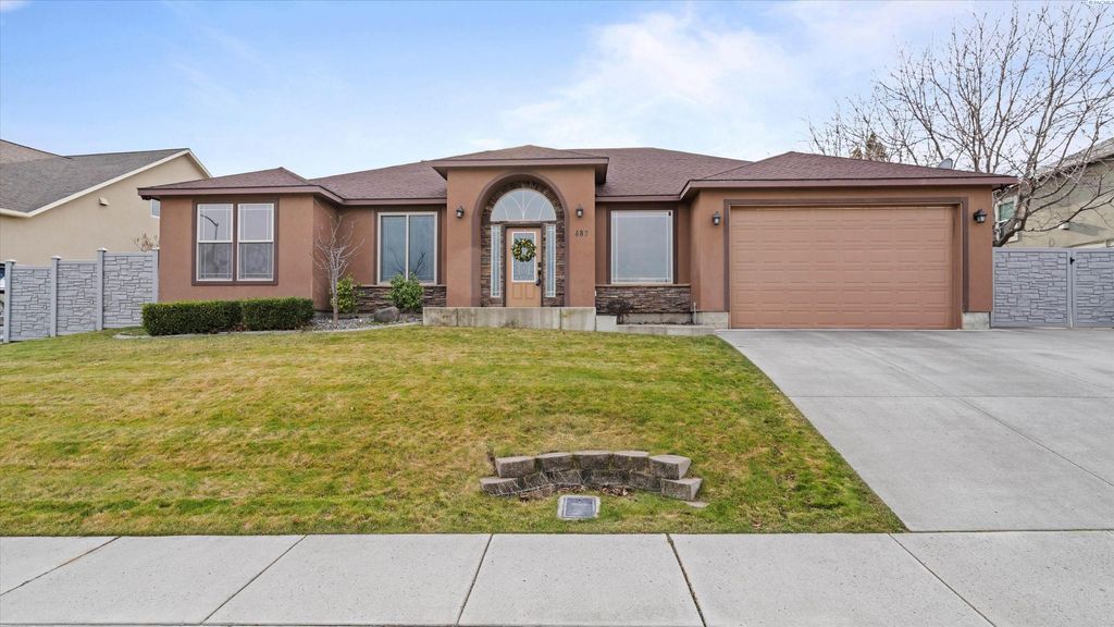 Photo of 483 Aimee Dr, Richland, WA 99352 (MLS # 289816)
