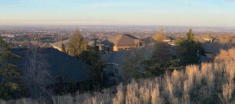 Photo of 3716 W 49th Ave, Kennewick, WA 99337 (MLS # 289265)