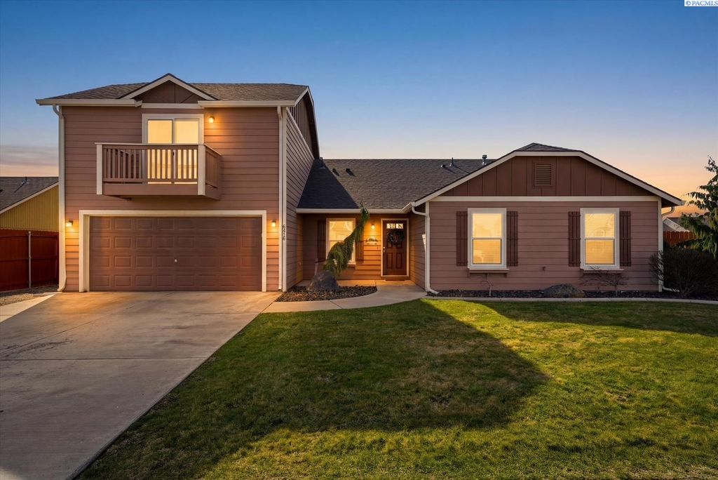 Photo of 6416 Three Rivers Dr, Pasco, WA 99301 (MLS # 290867)