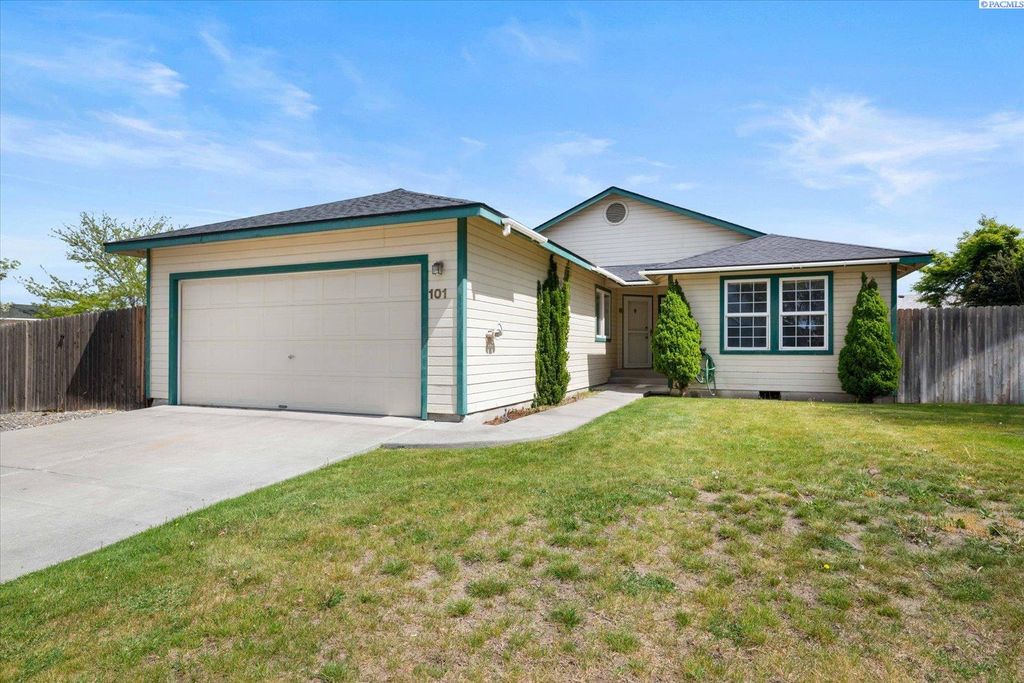 Photo of 101 S Van Buren Ct, Kennewick, WA 99336 (MLS # 292371)