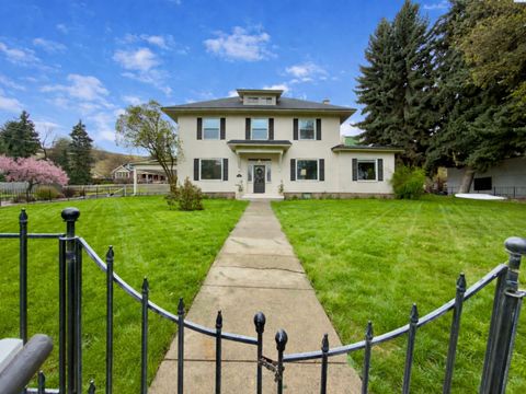 Photo of 208 E James Street, Colfax, WA 99111 (MLS # 292184)