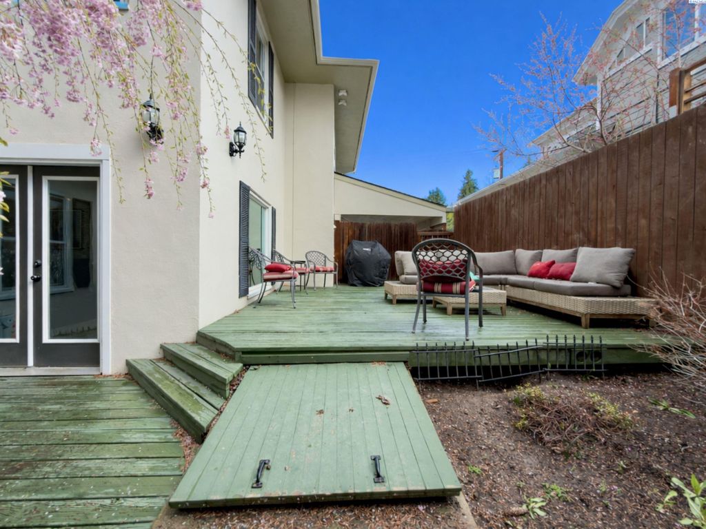 Photo of 208 E James Street, Colfax, WA 99111 (MLS # 292184)