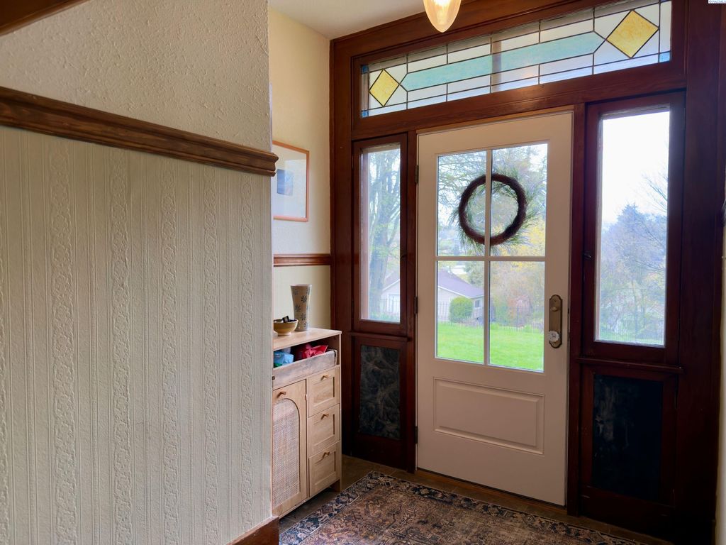 Photo of 208 E James Street, Colfax, WA 99111 (MLS # 292184)