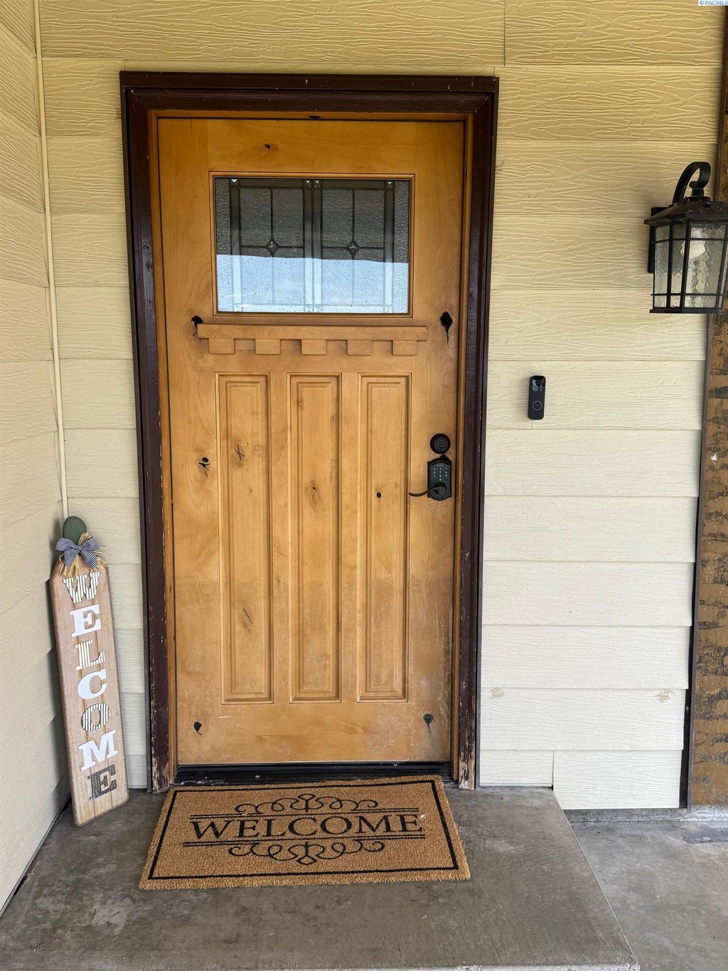 Photo of 342 Sole Rd, Selah, WA 98942 (MLS # 292841)