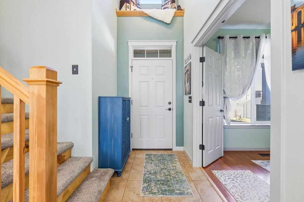 Photo of 1716 Manchester St, Richland, WA 99352 (MLS # 291632)