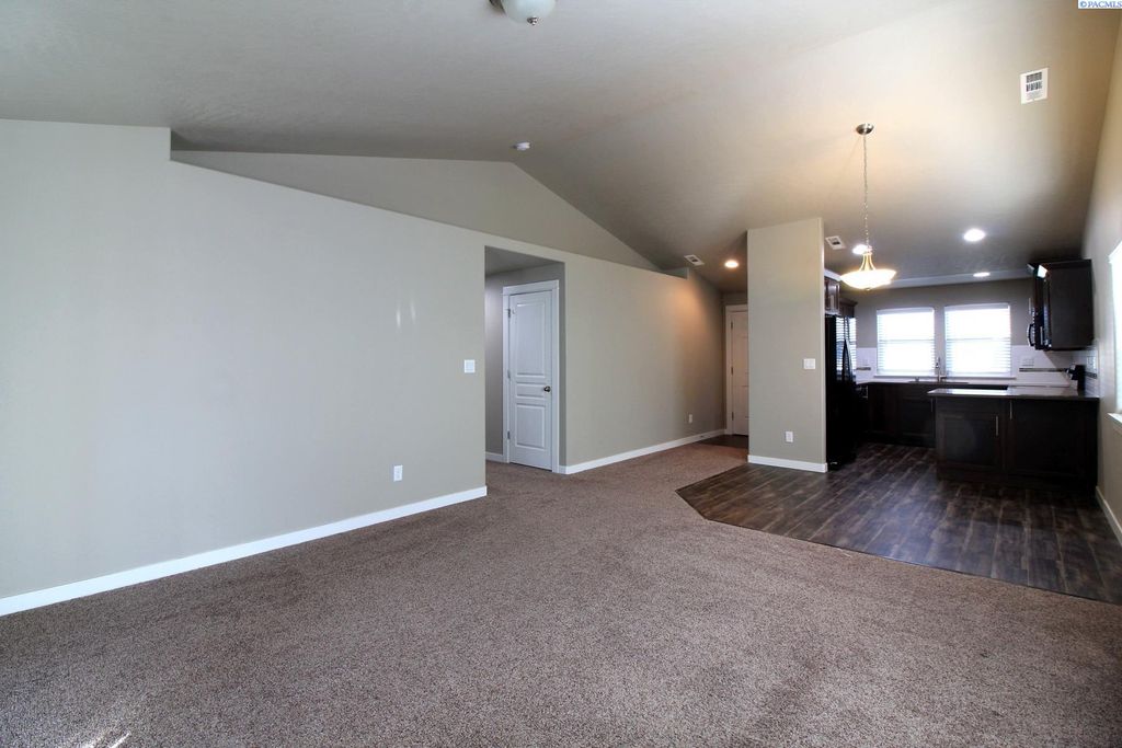 Photo of 680 Marysville Way, Richland, WA 99352 (MLS # 292793)