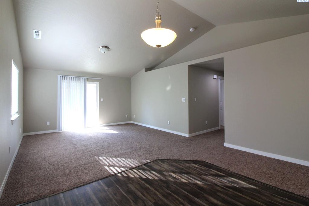 Photo of 680 Marysville Way, Richland, WA 99352 (MLS # 292793)
