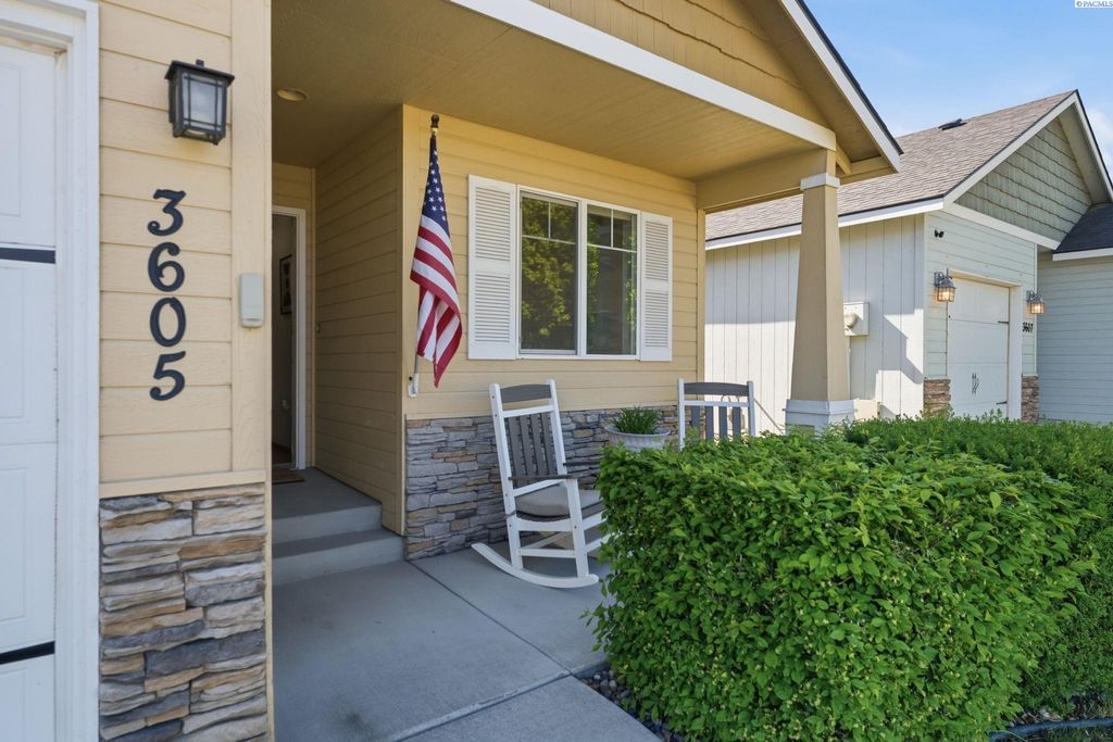 Photo of 3605 W 22nd Ave, Kennewick, WA 99338 (MLS # 292655)