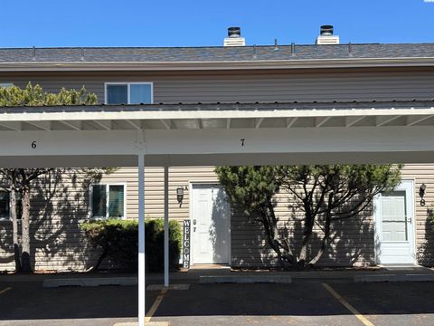 Photo of 2005 NE Terre View Dr A7 DR #A-7, Pullman, WA 99163 (MLS # 292788)