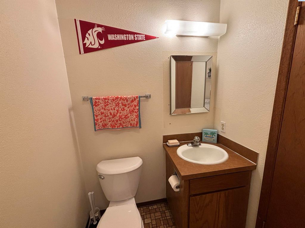 Photo of 2005 NE Terre View Dr #A-7, Pullman, WA 99163 (MLS # 292788)