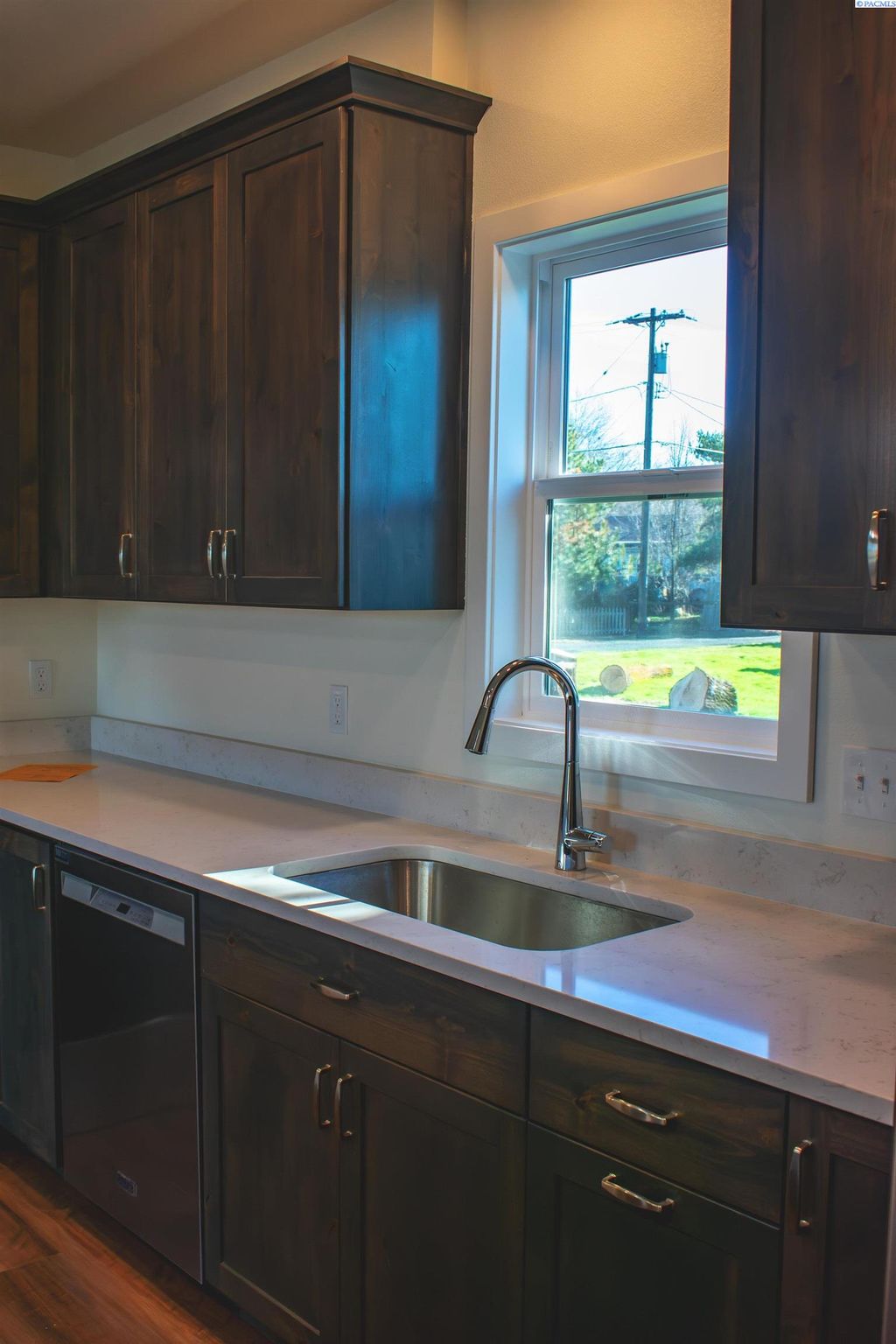 Photo of 100 D Street, Endicott, WA 99125 (MLS # 290658)