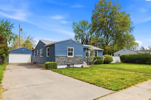 Photo of 82 Hodges Ct, Richland, WA 99354 (MLS # 292330)