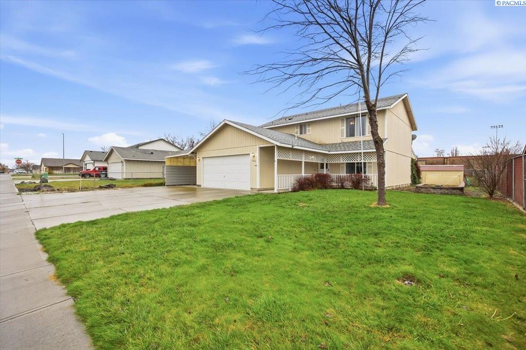 Photo of 6012 Fenway Dr, Pasco, WA 99301 (MLS # 290411)