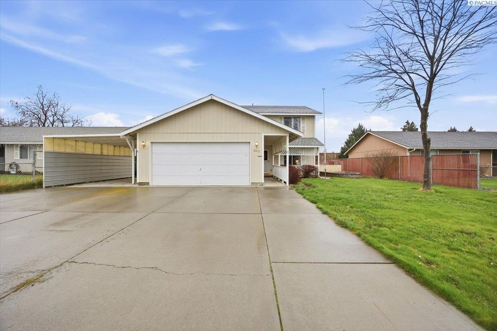 Photo of 6012 Fenway Dr, Pasco, WA 99301 (MLS # 290411)