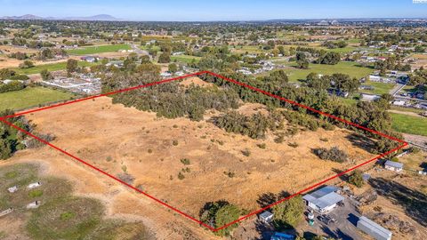 Photo of 29005 S Carlson Road, Kennewick, WA 99337 (MLS # 287951)