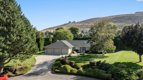 Photo of 1703 S Quay Court, Kennewick, WA 99338 (MLS # 287831)