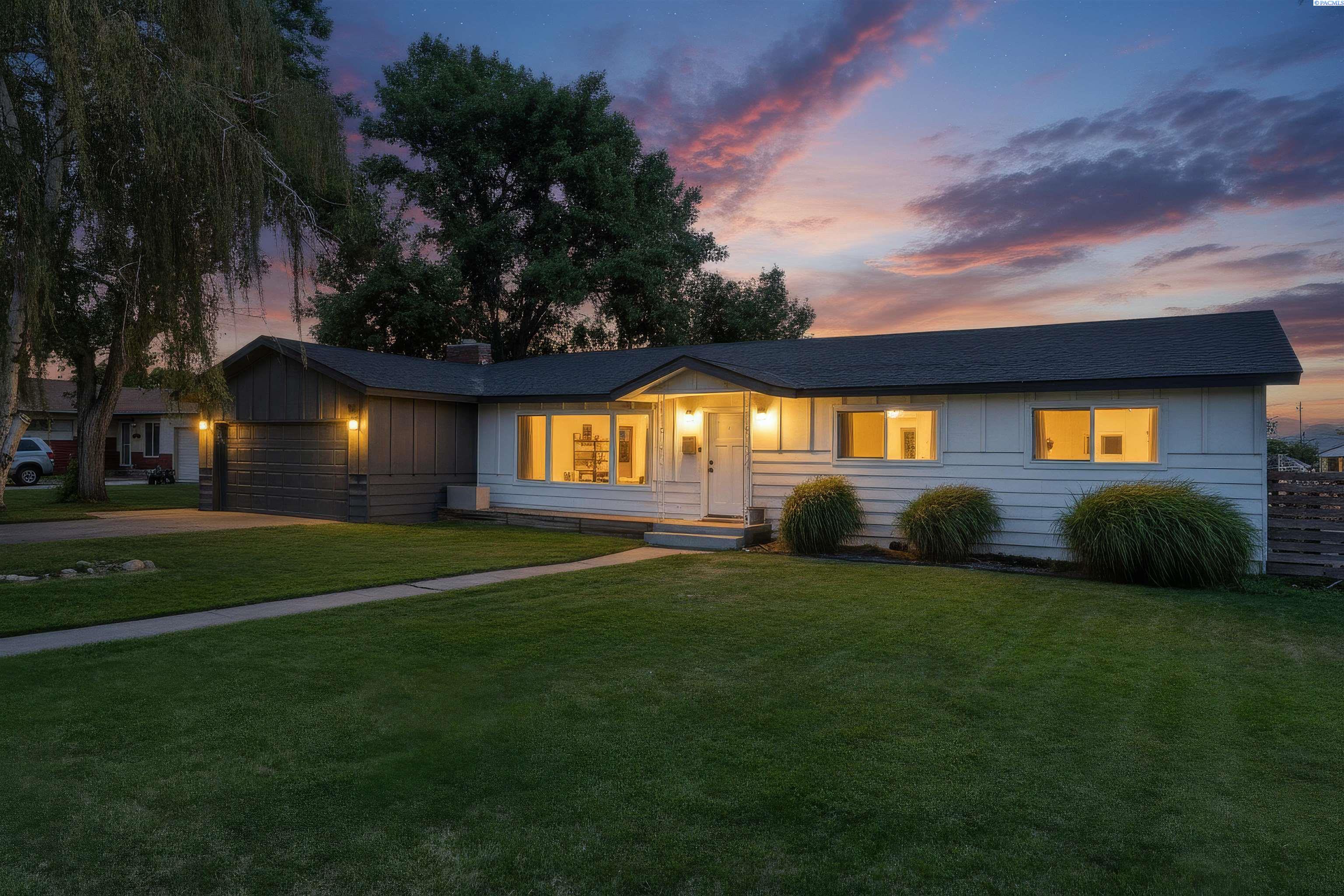 Photo 1 of 39 — 4004 W Okanogan Ave, Kennewick, WA 99336