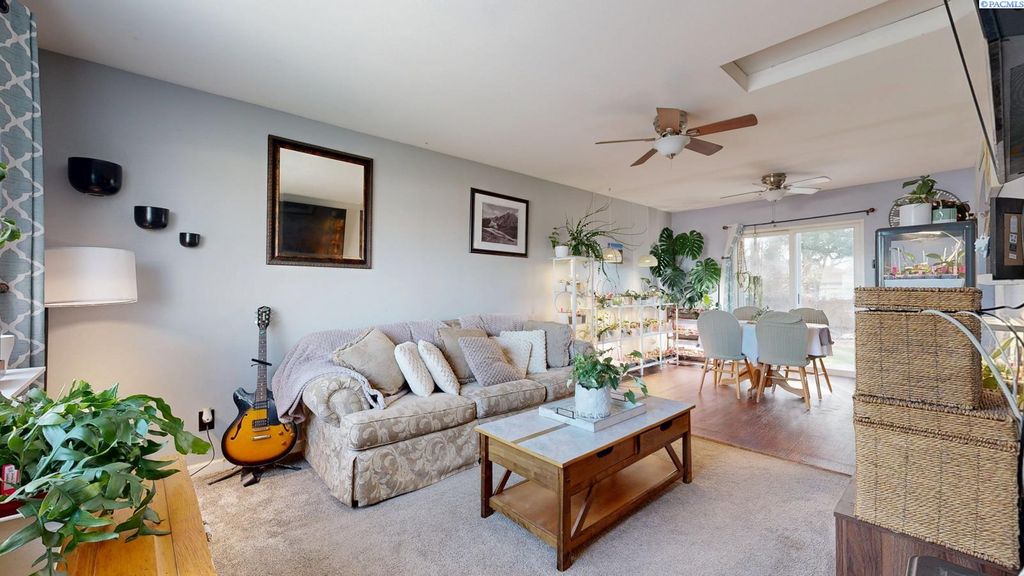 Photo of 519 Cascade Street, Richland, WA 99352 (MLS # 290722)