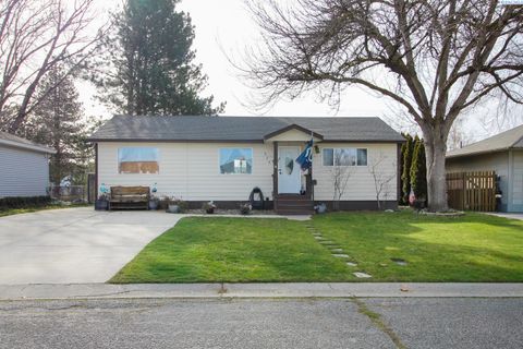 Photo of 519 Cascade Street, Richland, WA 99352 (MLS # 290722)