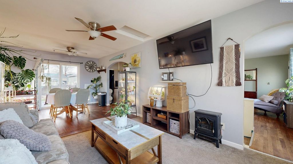 Photo of 519 Cascade Street, Richland, WA 99352 (MLS # 290722)